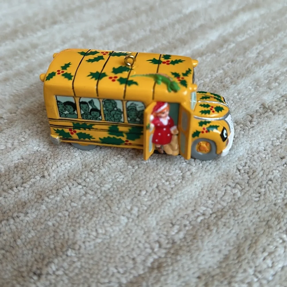 Vintage Hallmark Keepsake Ornament 1995 Magic School Bus